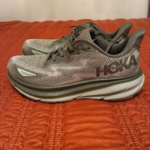 Hoka One One Women’s 8.5B Running Shoes Clifton 9 Grey Mint